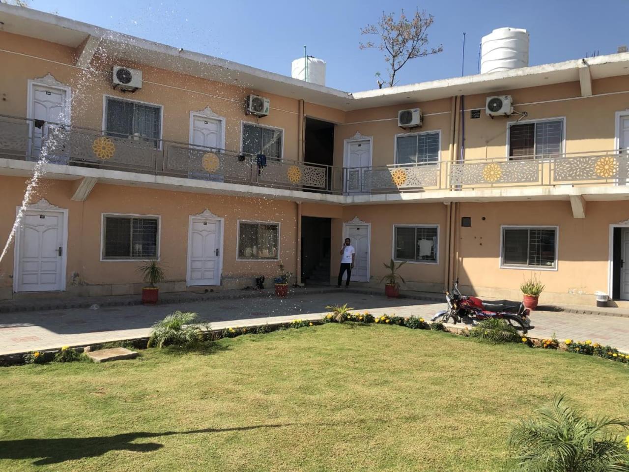 Hotel Islamabad Crown Ραβαλπίντι Εξωτερικό φωτογραφία